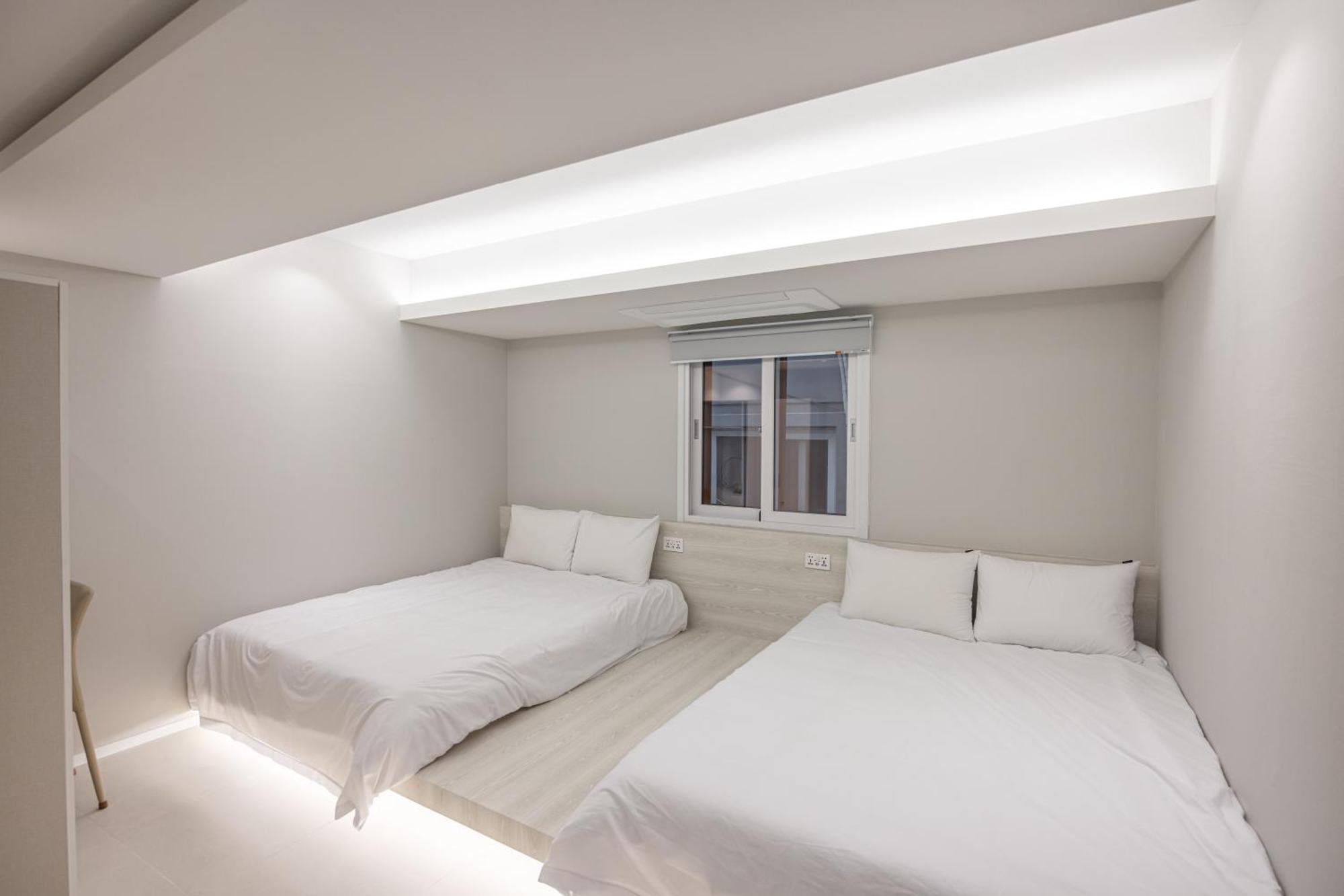 Guesthouse Dear Moon Busan Exterior photo