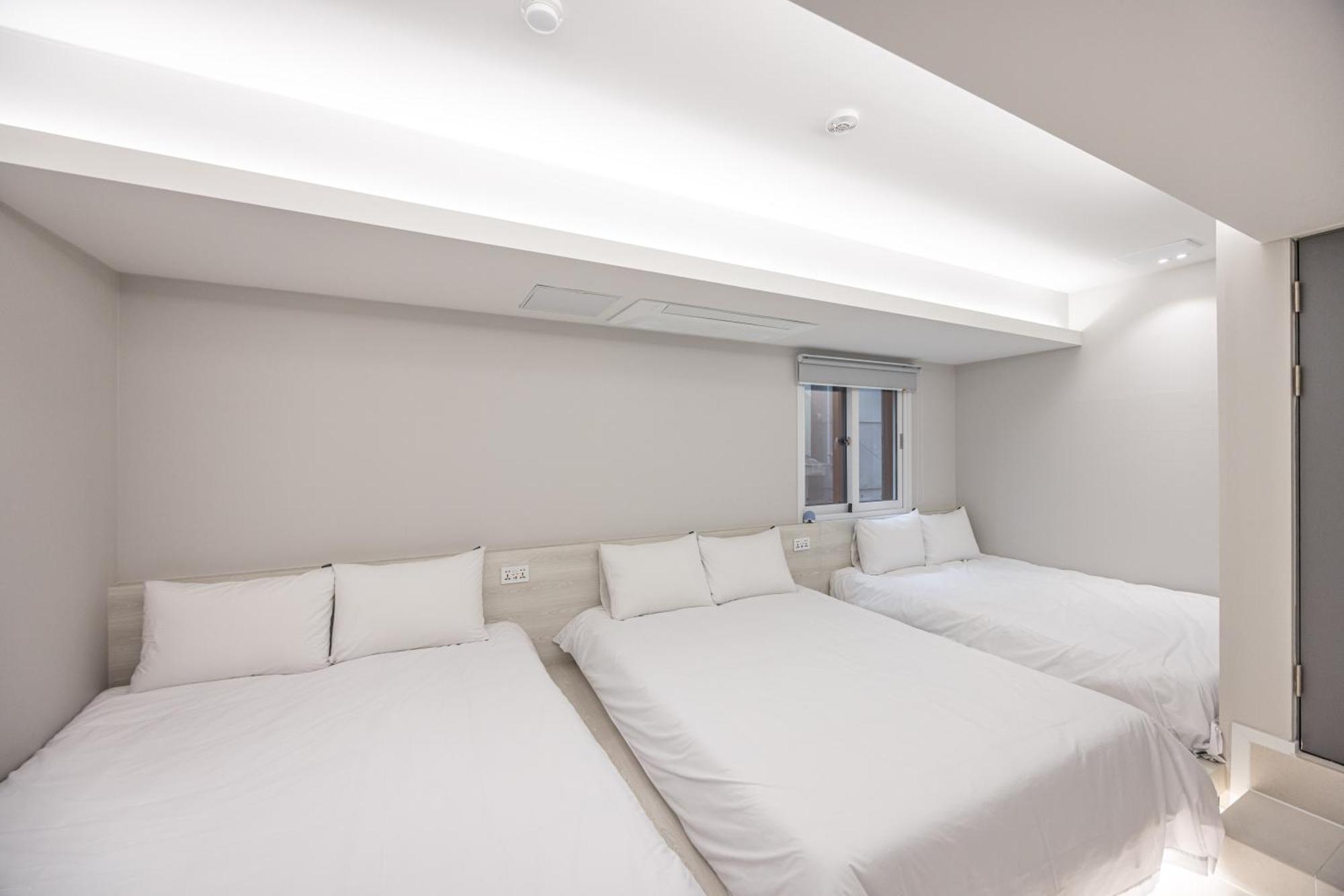 Guesthouse Dear Moon Busan Exterior photo