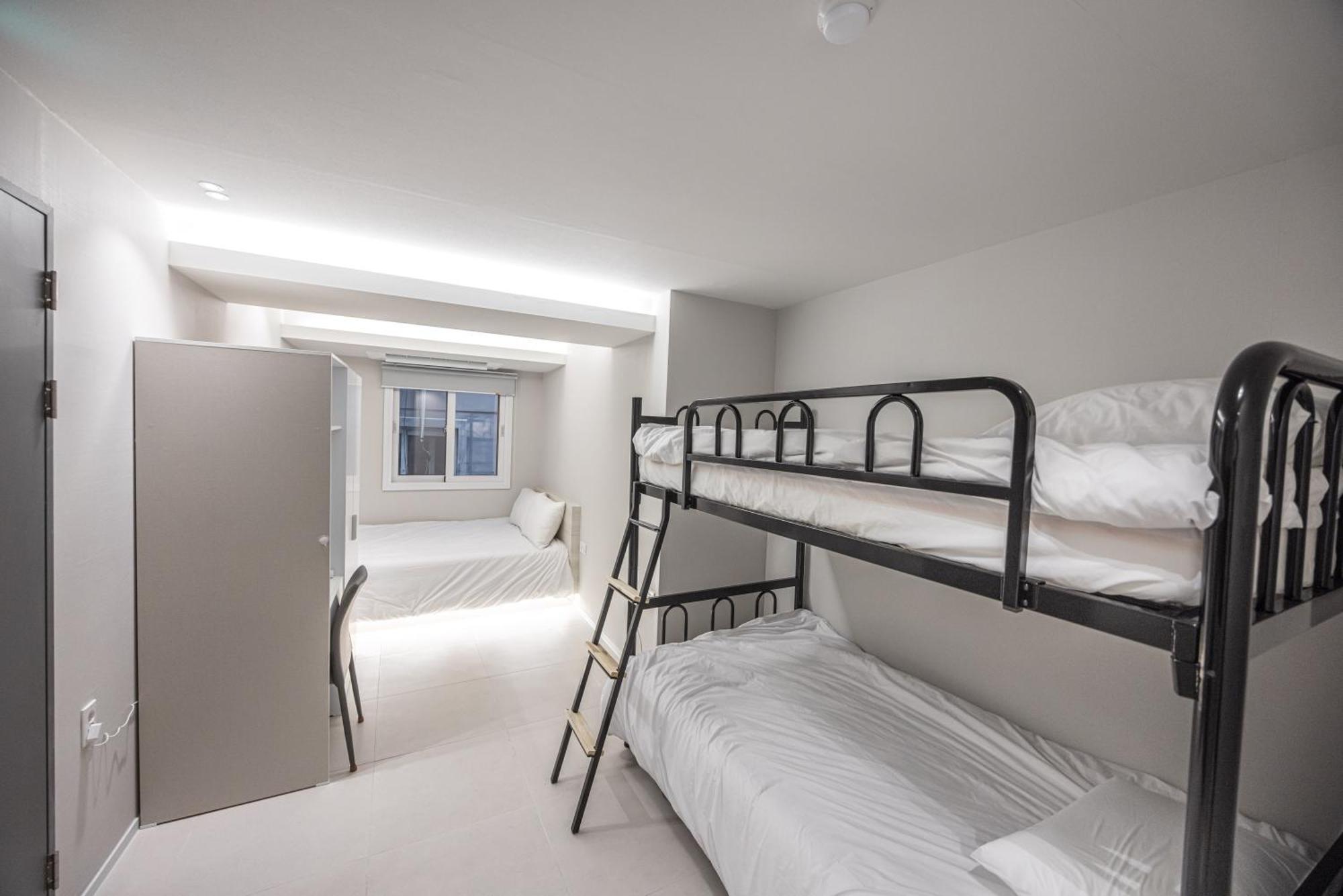 Guesthouse Dear Moon Busan Exterior photo